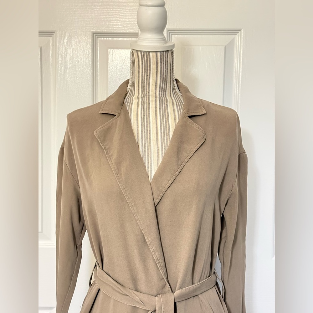 Kenneth Cole Black Label Silk Wrap Dress Coat Taupe Belted Size Small - Picture 2 of 10